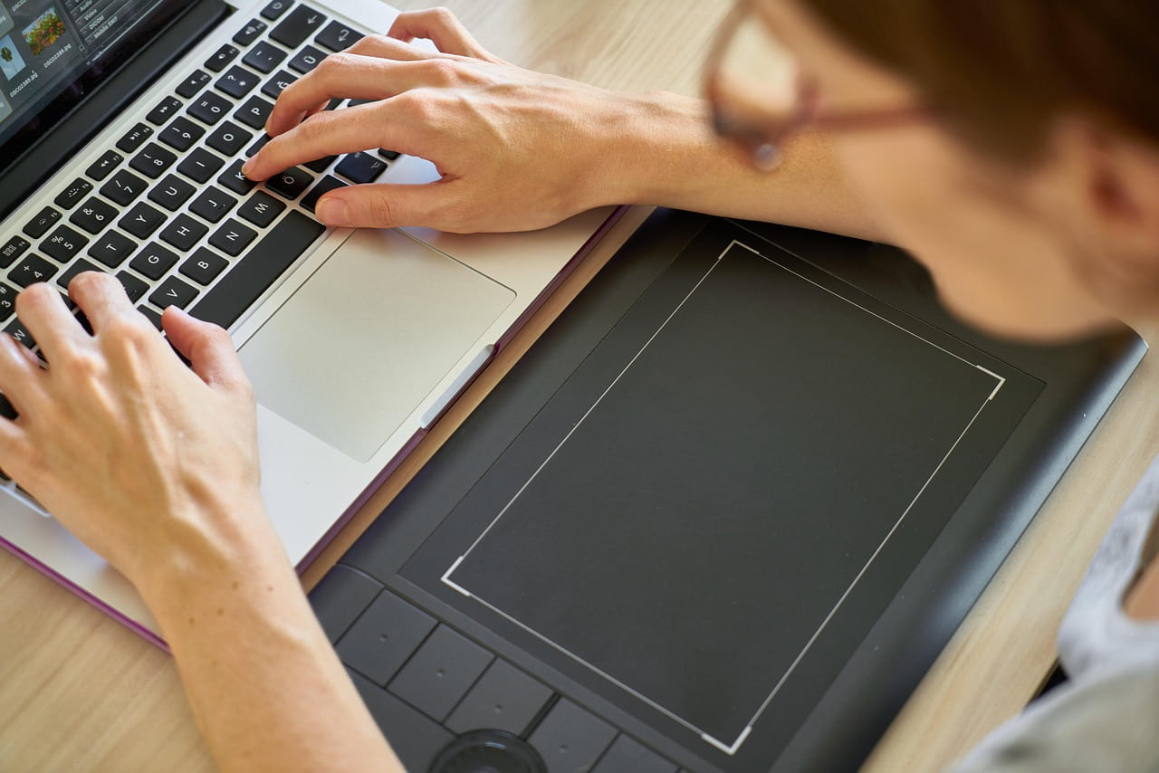 work, woman, student, laptop, to write, keyboard, screen, office, person, journalist, course, school, library, study, education, to learn, text, science, class, learning, wisdom, technology, wireless, modern, journalist, journalist, journalist, journalist, journalist on The Course Compass